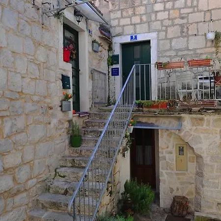 Dalmatian Stonehouse Apartment